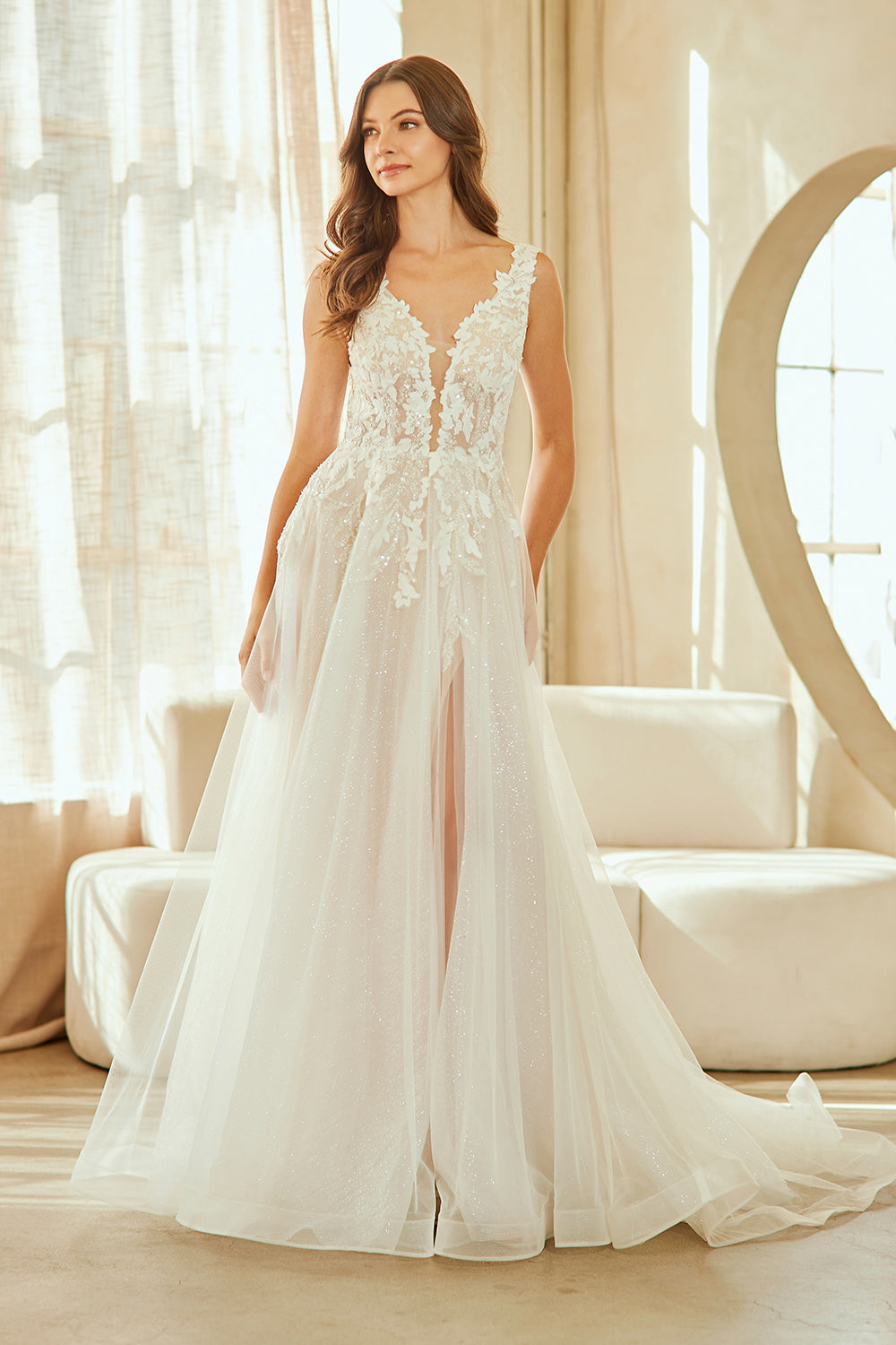 Amelia Couture 2140 Long Wedding Dress White / 12