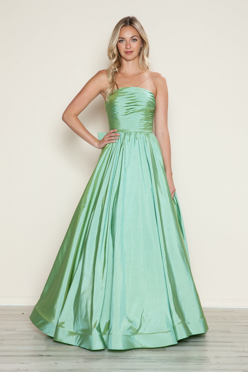 green emerald velvet dress 21SIX Julieta Silk Taffeta Floral Dress main image 0