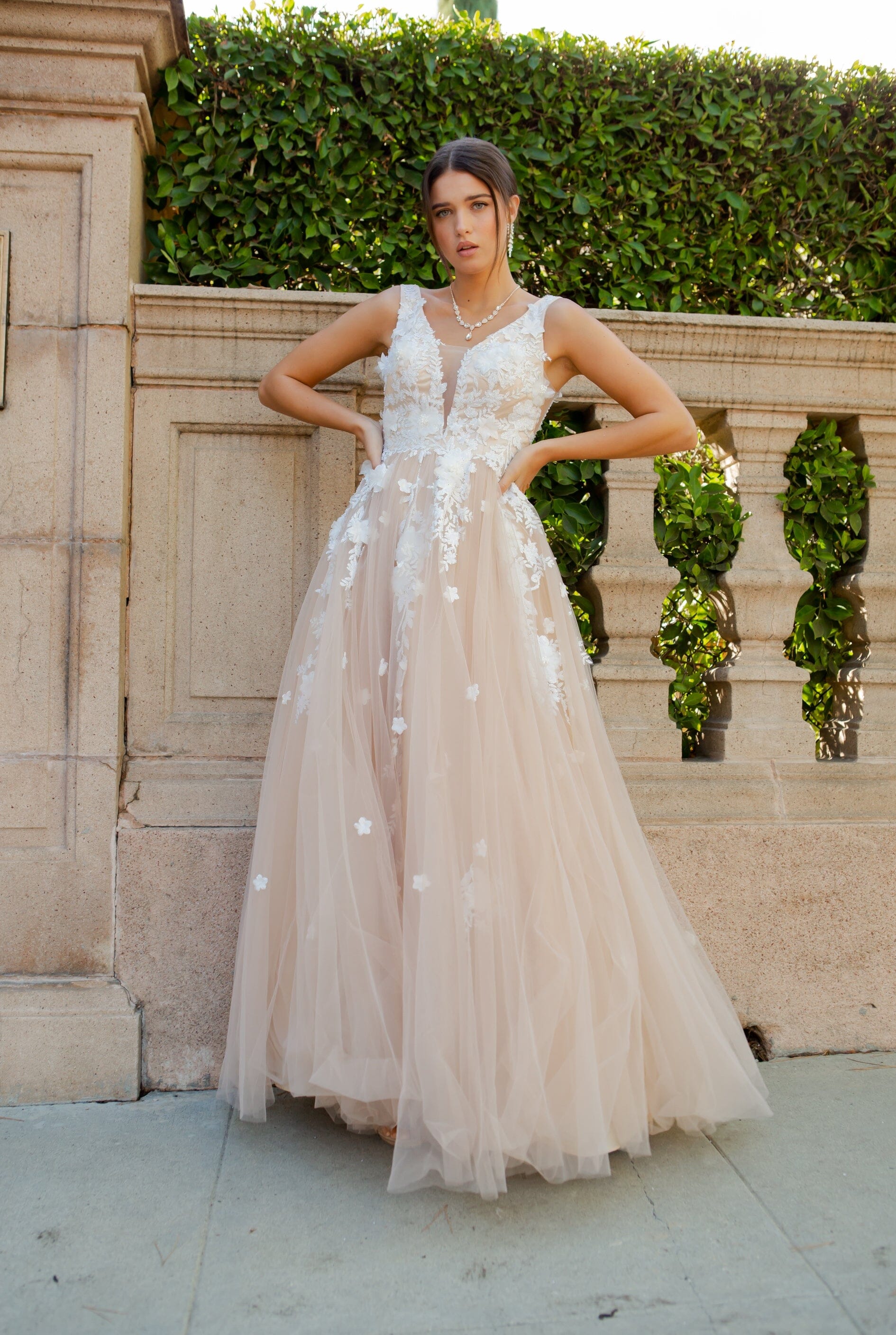 3D Floral V-Neck Corset Tiered Lace Tulle Sheath Maxi Dress With Beading Slit