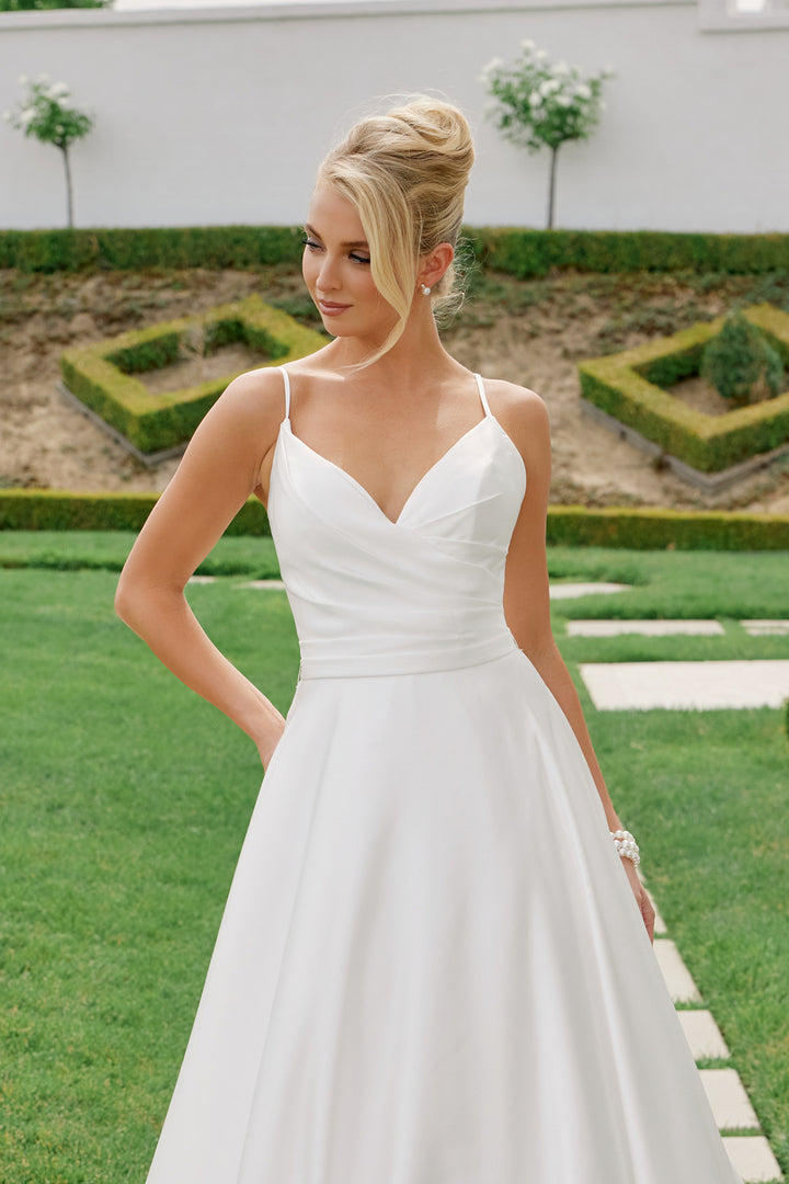 Satin Sleeveless Bridal Gown by Nox Anabel JE1015