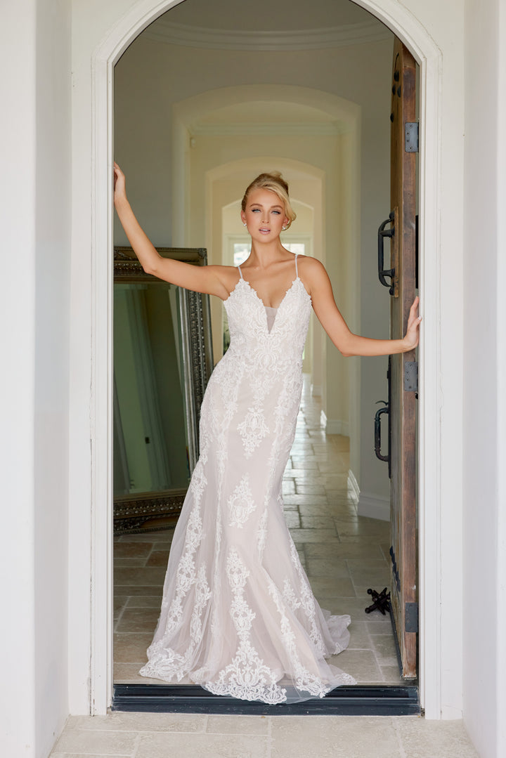 Applique Sleeveless Bridal Gown by Nox Anabel H494