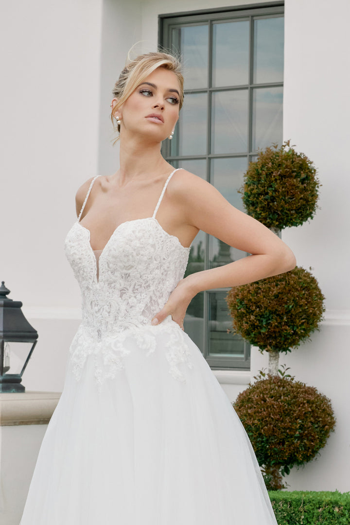 Applique Sleeveless A-line Bridal Gown by Nox Anabel JE1059