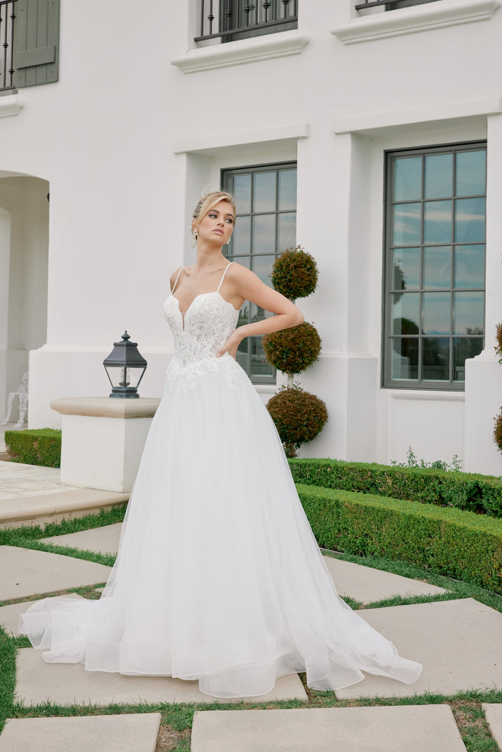 Applique Sleeveless A-line Bridal Gown by Nox Anabel JE1059