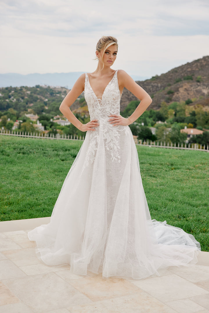 Applique V-Neck A-line Bridal Gown by Nox Anabel JE1060L