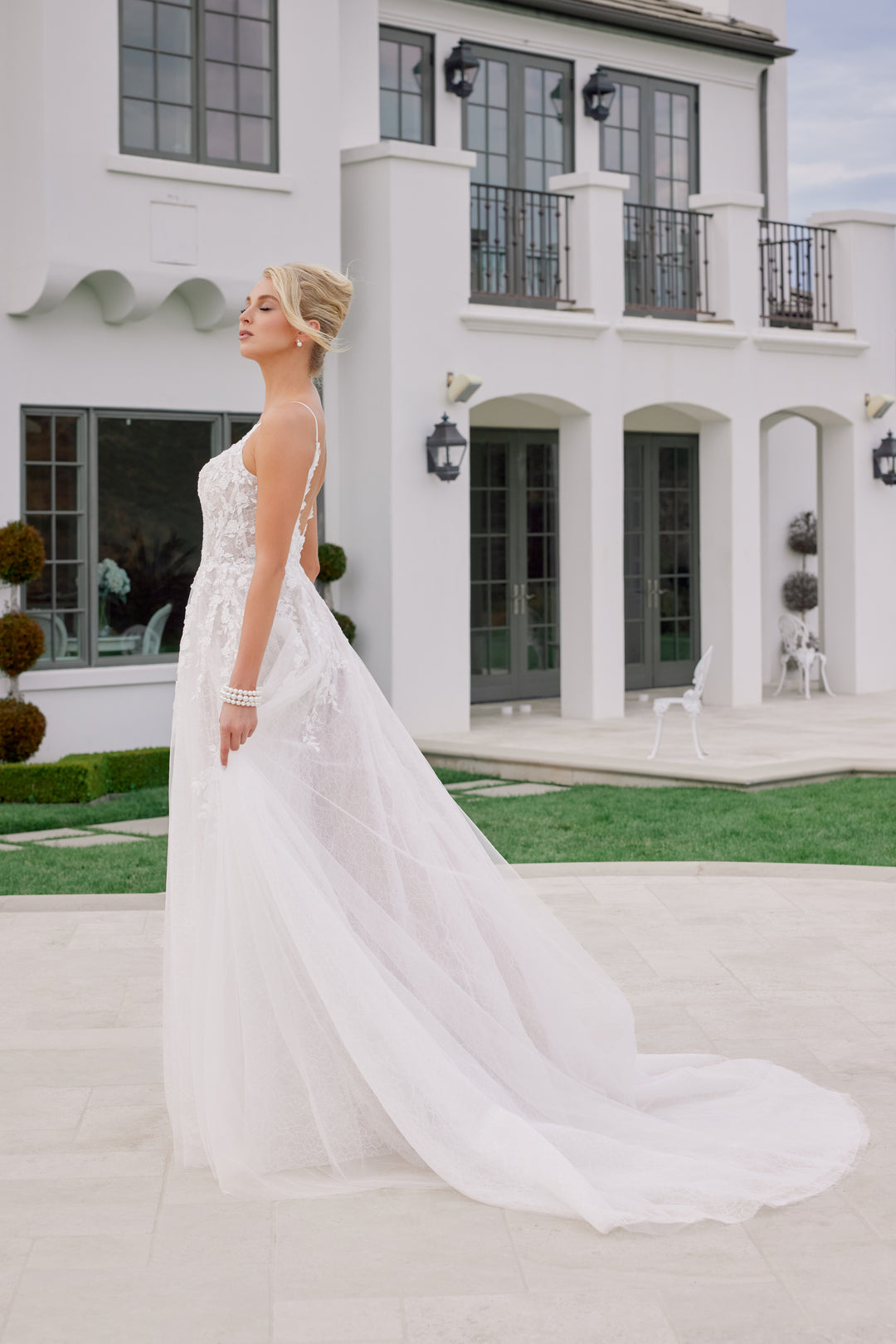 Applique Sleeveless A-line Bridal Gown by Nox Anabel JE1074L