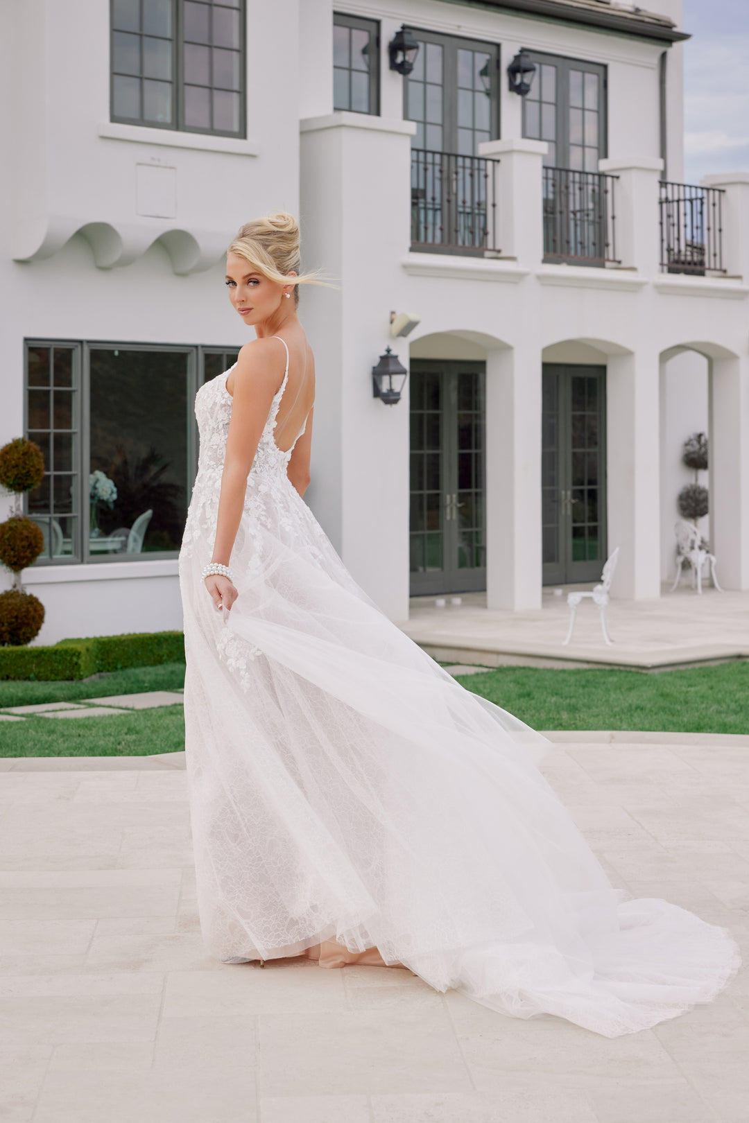 Applique Sleeveless A-line Bridal Gown by Nox Anabel JE1074L