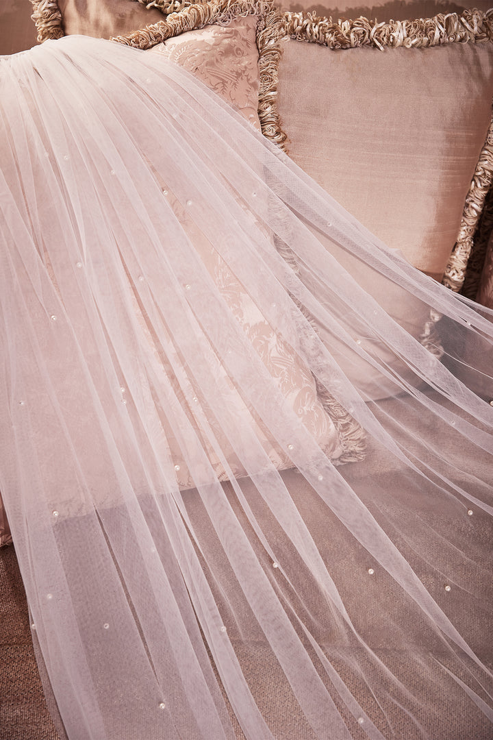Pearl Drops Royal Veil by Ladivine V008