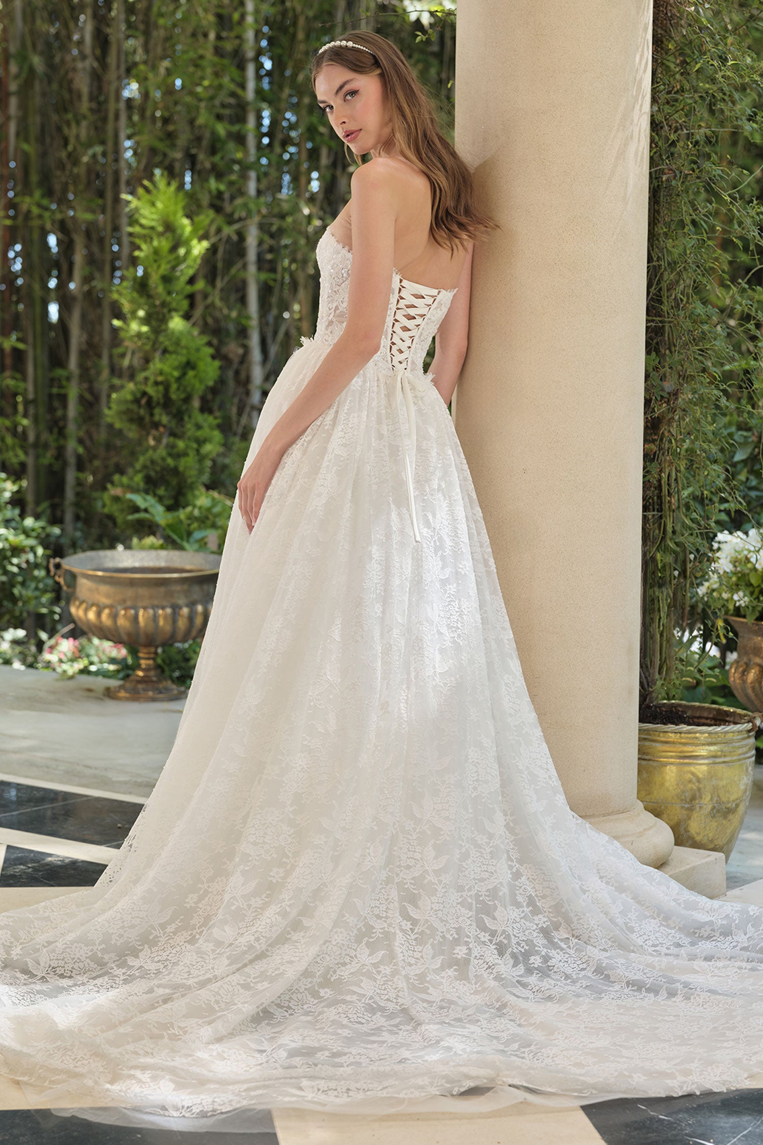 新品　Loundgedress Lace Strapless Bridal Gown by Ladivine WL061 – ABC Fashion
