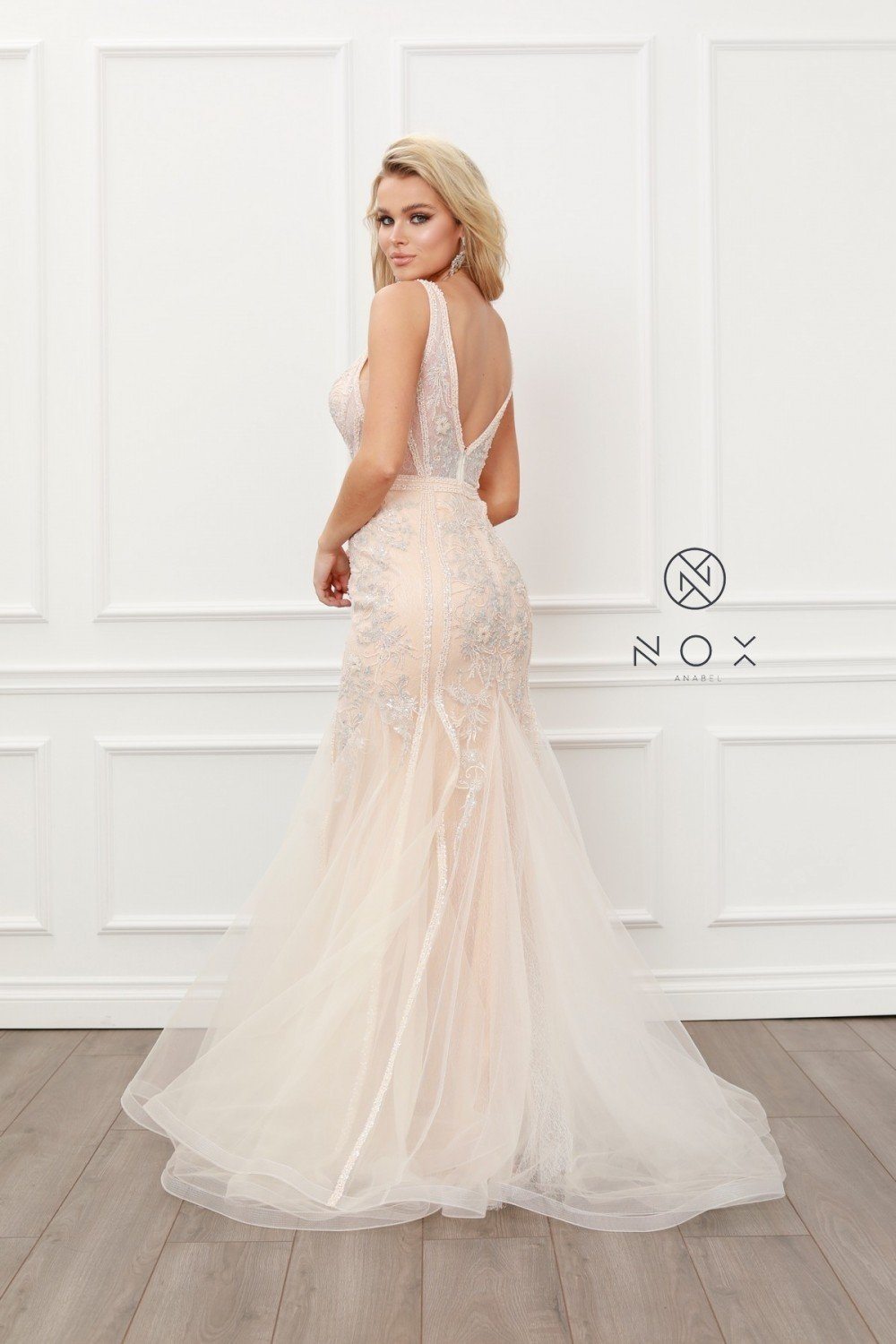 Applique Sleeveless Mermaid Gown by Nox Anabel E431