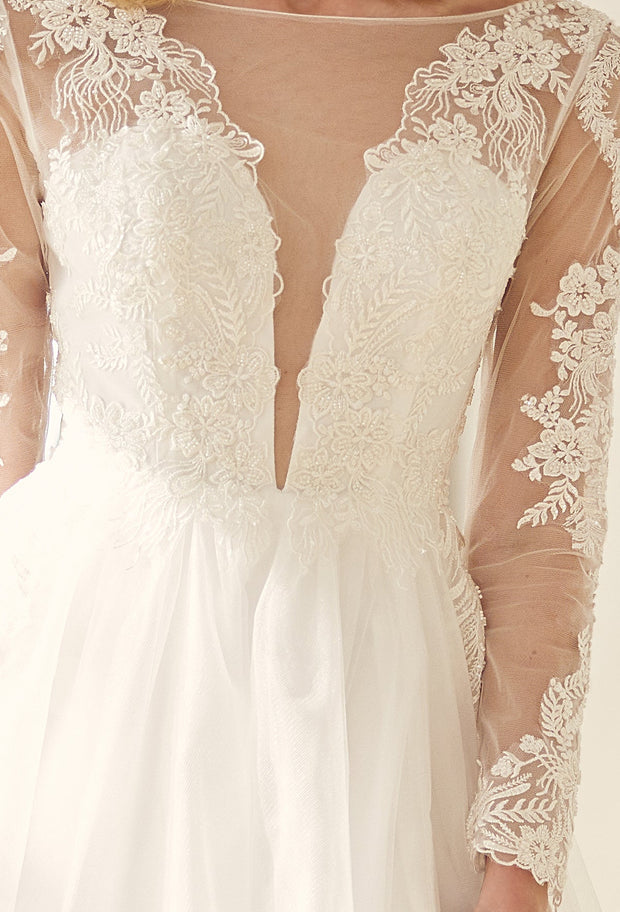 Long Sleeve Wedding Gown by Nox Anabel JE911
