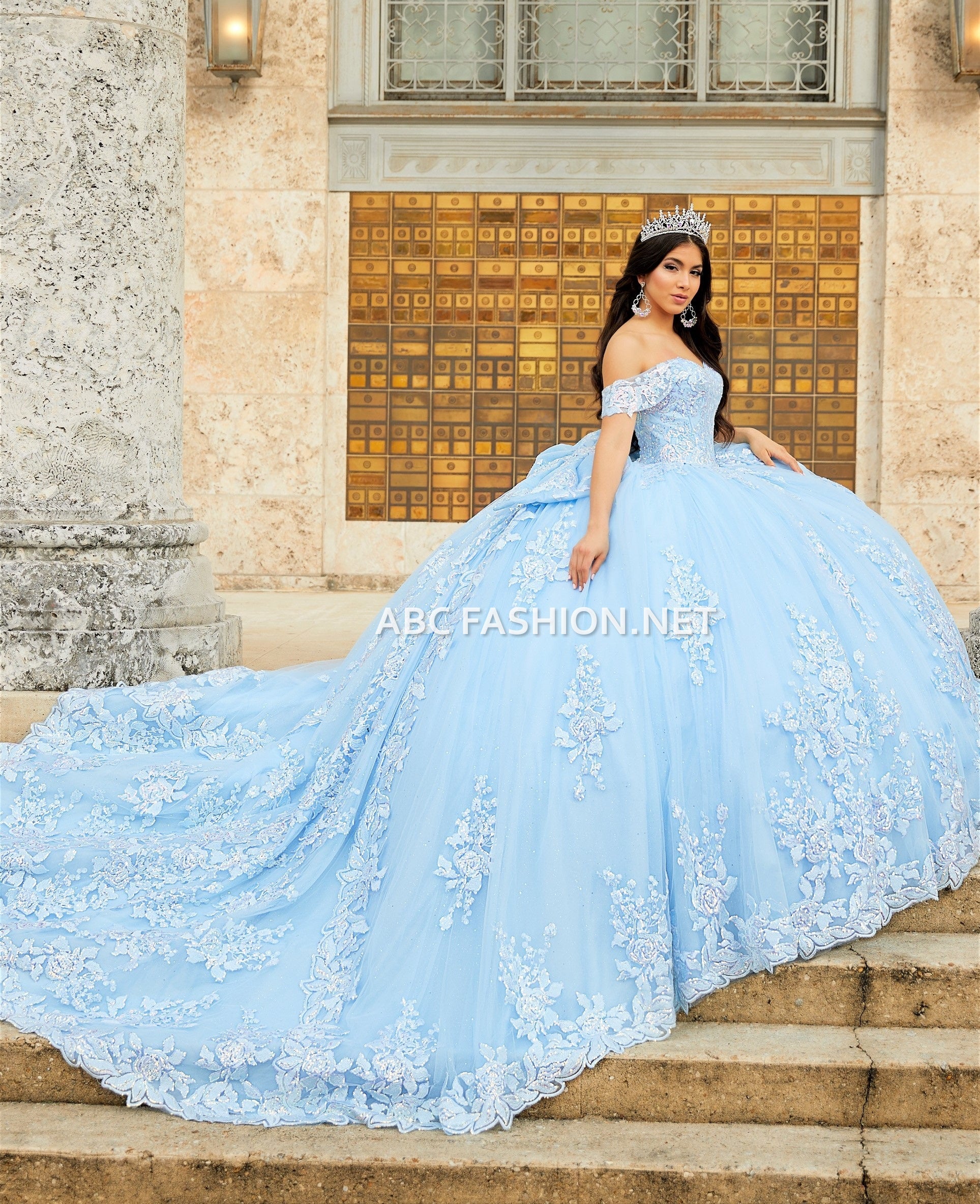 sky blue quince dresses Light Quinceaera Dress with Extra Big Bow Jewel Long Tail 2XL / Light Blue Sweetheart Neckline Sleeves Ball Gown Light Blue Quinceanera