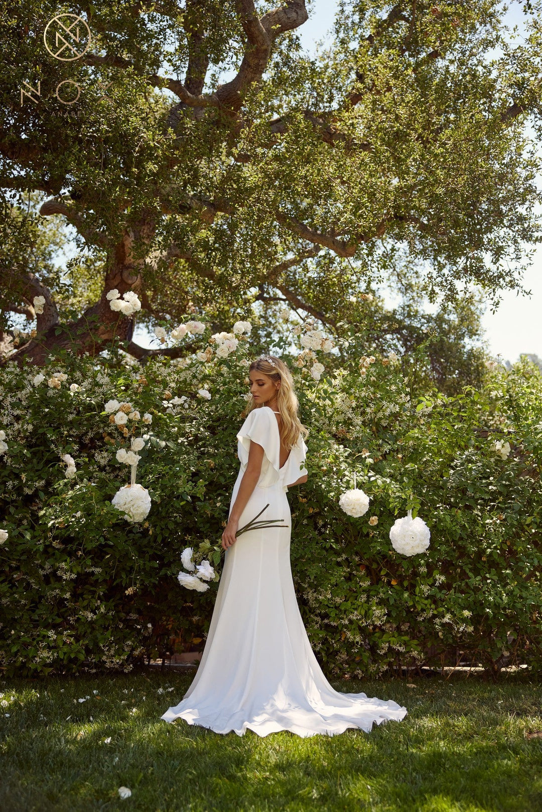 White Fitted Short Sleeve Gown by Nox Anabel JE912